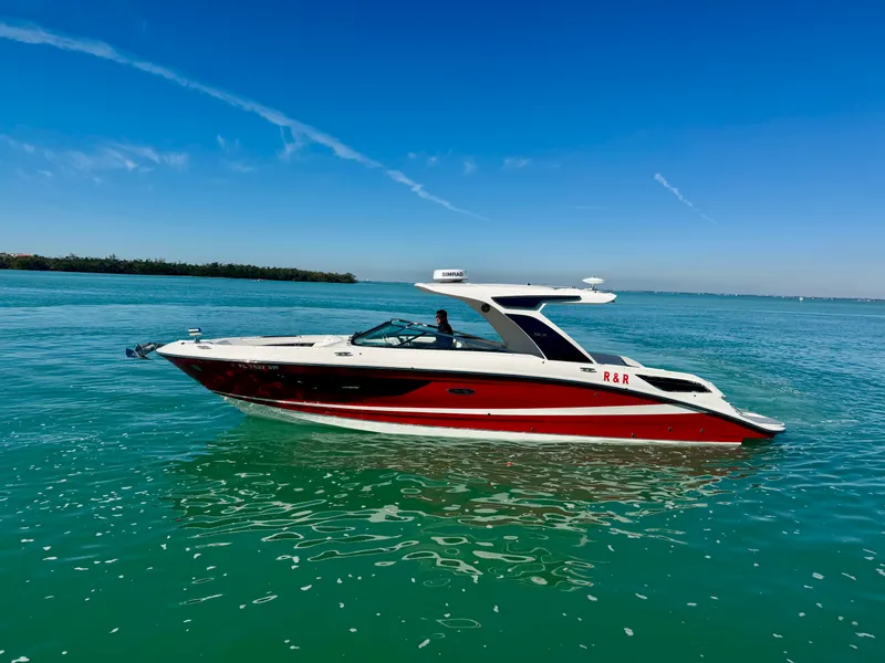 Slide: The Image of Sea Ray 350 SLX 2021 - 31