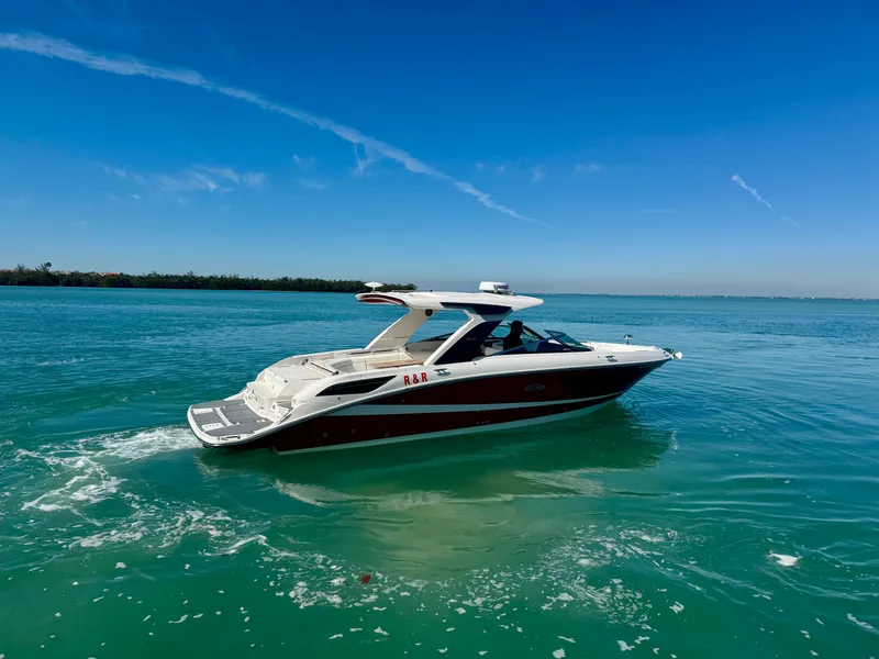 Slide: The Image of Sea Ray 350 SLX 2021 - 5