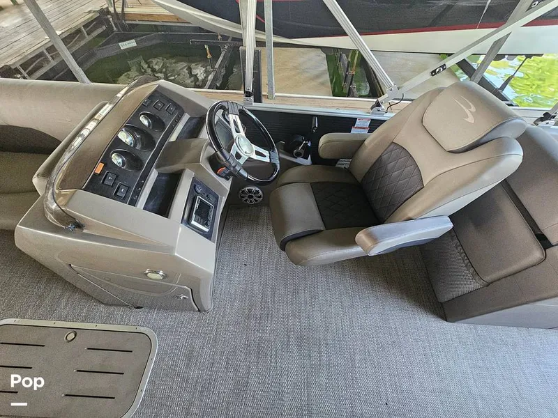 Slide: The Image of Bennington 23 SCWXP 2018 - 15776683