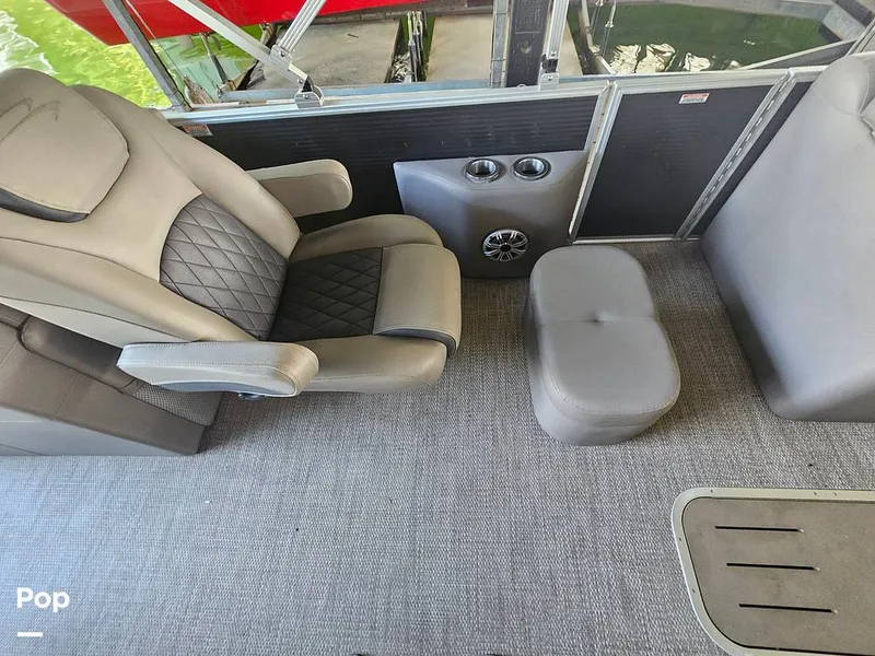 Slide: The Image of Bennington 23 SCWXP 2018 - 15776696