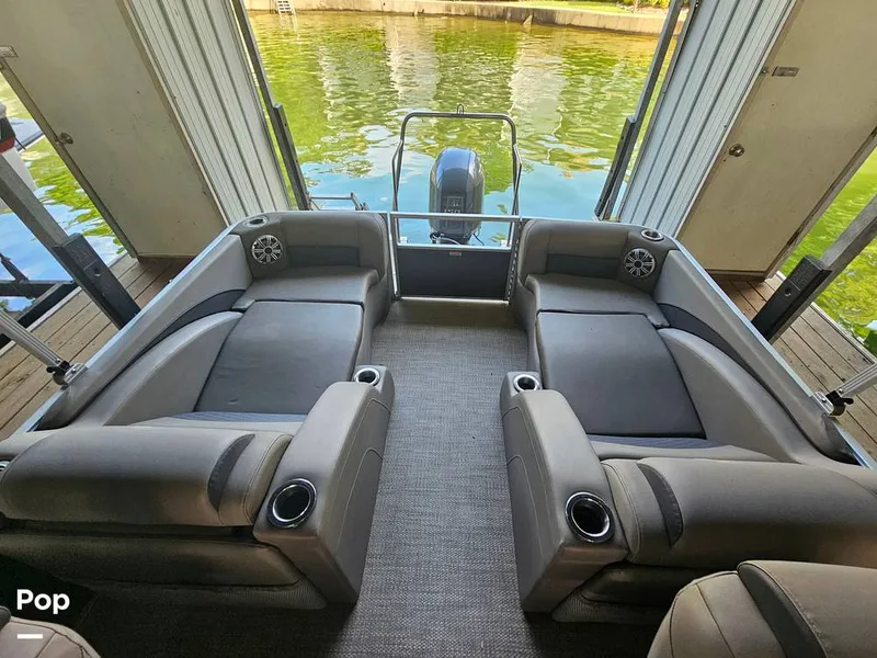 Slide: The Image of Bennington 23 SCWXP 2018 - 15776698