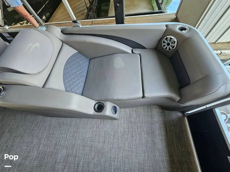 Slide: The Image of Bennington 23 SCWXP 2018 - 15776700