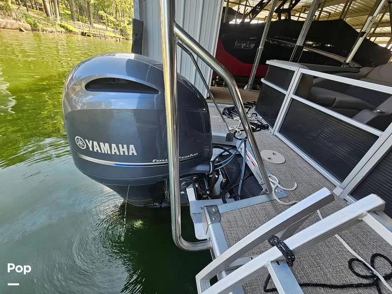 Slide: The Image of Bennington 23 SCWXP 2018 - 15776713