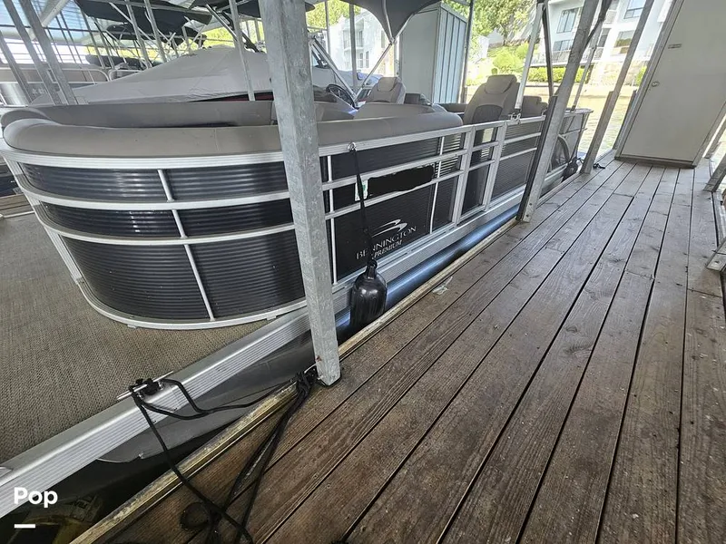 Slide: The Image of Bennington 23 SCWXP 2018 - 15776720