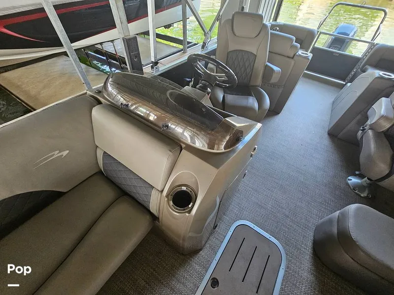 Slide: The Image of Bennington 23 SCWXP 2018 - 15776682