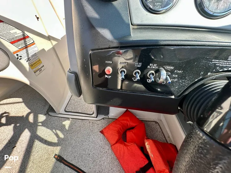 Slide: The Image of Sea Ray 230 Select 2009 - 15768455