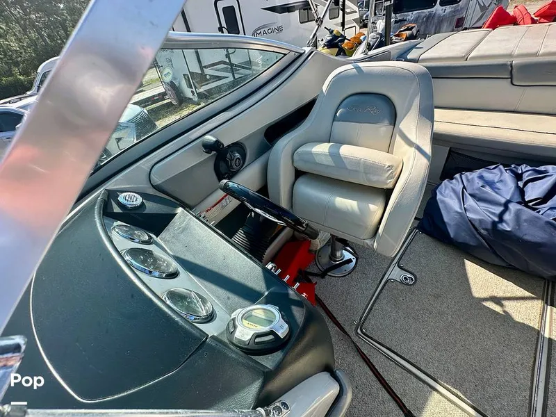 Slide: The Image of Captain's Chair - 15768471