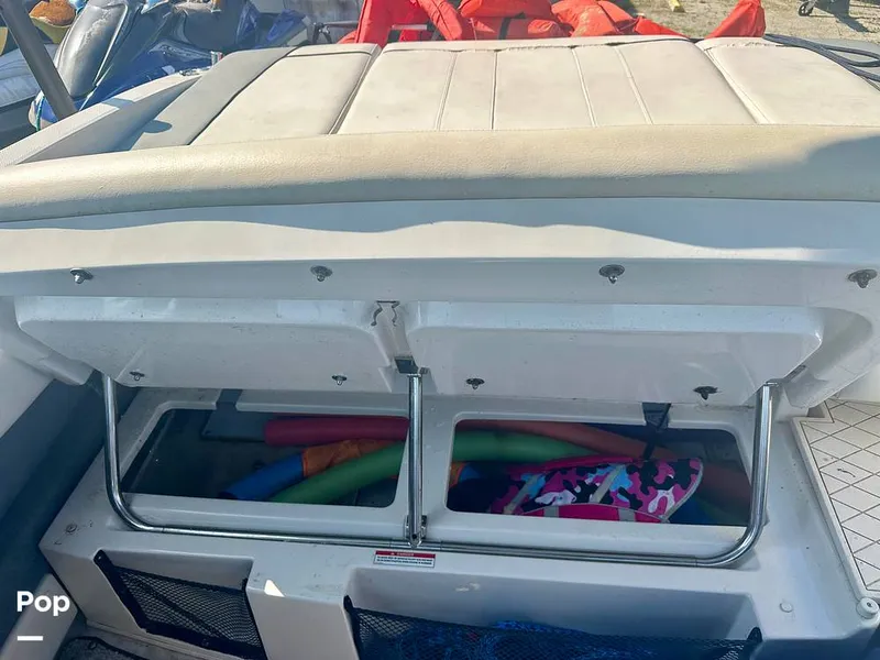 Slide: The Image of Sea Ray 230 Select 2009 - 15768493