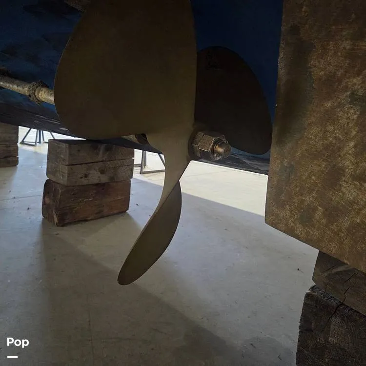 Slide: The Image of Bronze 3 Blade Prop - 15785940