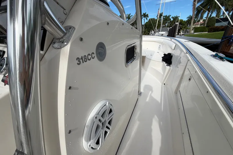 Slide: The Image of Edgewater 318CC 2008 - 32