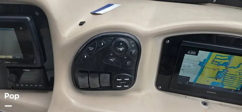 Slide: The Image of Sea Ray 320 Sundancer 2005 - 15879390