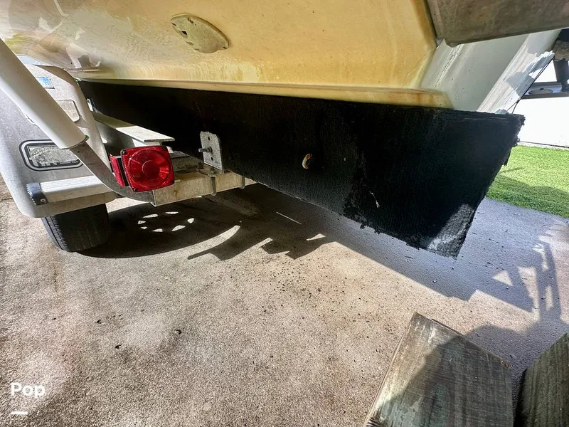 Slide: The Image of Boston Whaler 23 Conquest 2001 - 15791159