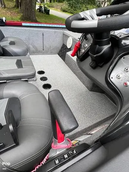 Slide: The Image of Tracker Pro Team 195 Tournament Edition 2019 - 15745447