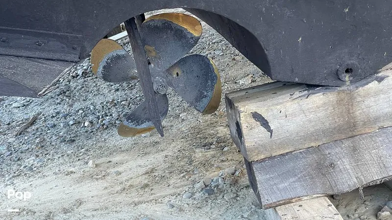 Slide: The Image of Sea Ray 370 Express Cruiser 1994 - 15892252