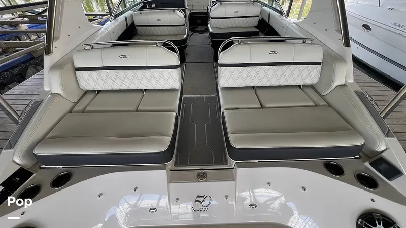 Slide: The Image of Regal 2800 2020 - 15770516