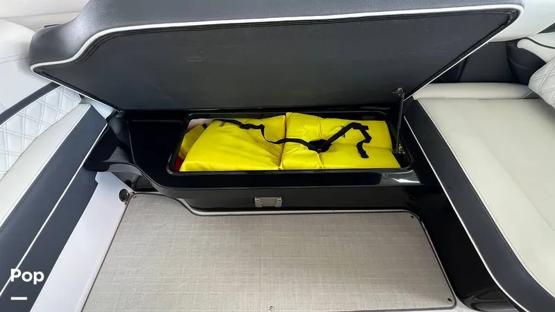 Slide: The Image of Regal 2800 2020 - 15770520