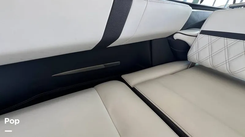 Slide: The Image of Regal 2800 2020 - 15770523