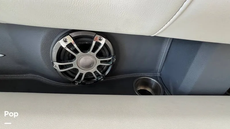 Slide: The Image of Regal 2800 2020 - 15770528