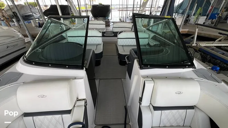 Slide: The Image of Regal 2800 2020 - 15770512