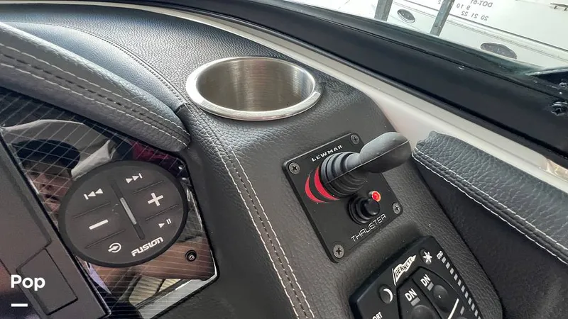 Slide: The Image of Regal 2800 2020 - 15770635