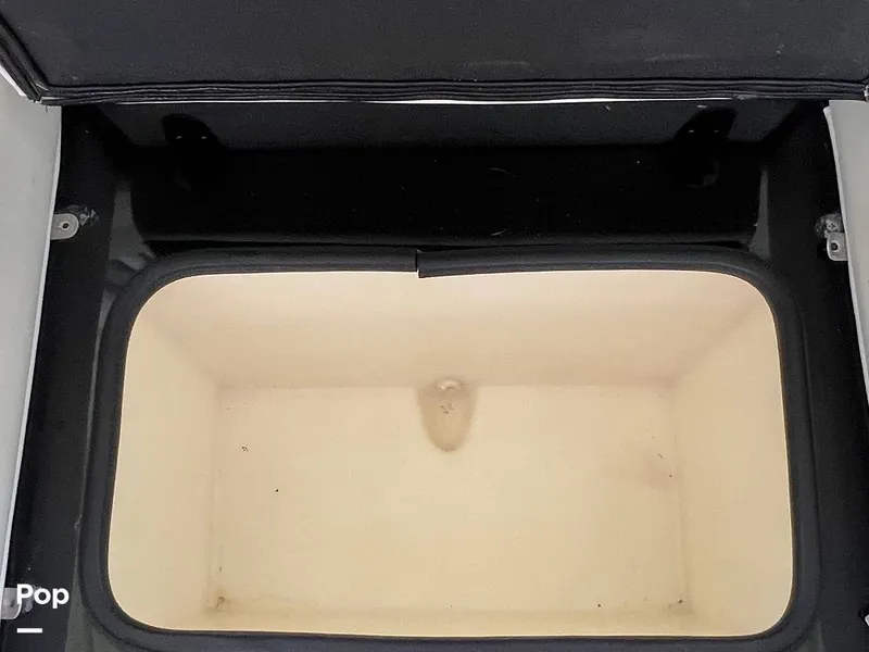 Slide: The Image of Regal 2800 2020 - 15770652