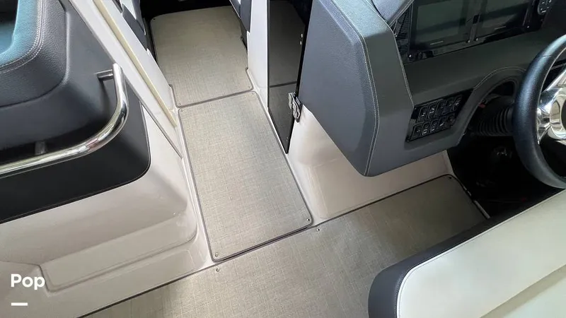 Slide: The Image of Regal 2800 2020 - 15770659