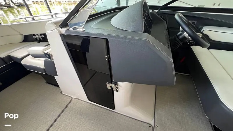 Slide: The Image of Regal 2800 2020 - 15770661