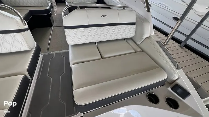 Slide: The Image of Regal 2800 2020 - 15770669