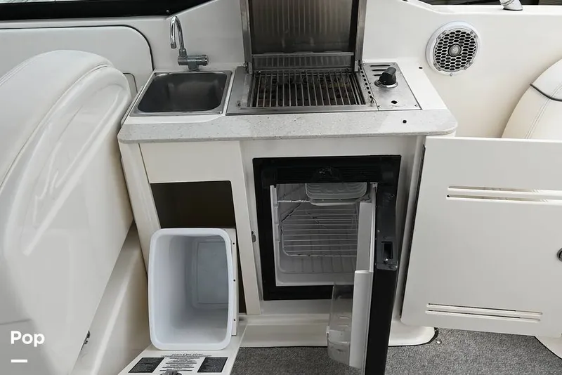 Slide: The Image of Sea Ray 300 SLX 2010 - 15835281