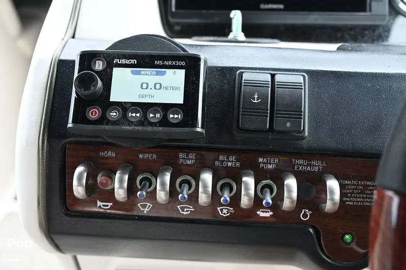 Slide: The Image of Sea Ray 300 SLX 2010 - 15835294