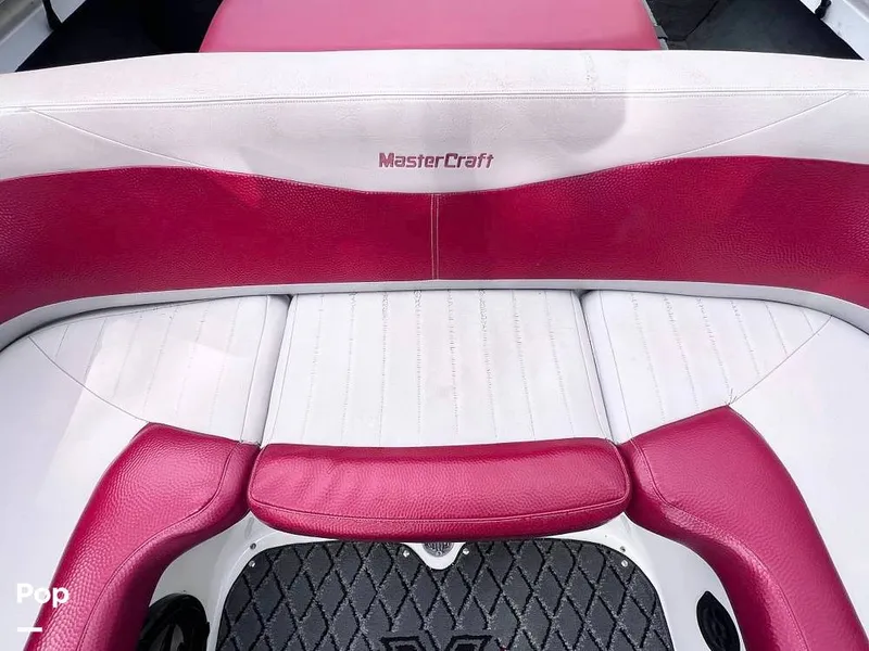 Slide: The Image of Cockpit Seating - 15781010