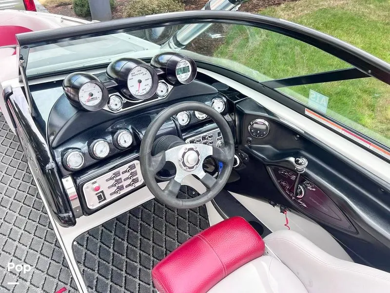 Slide: The Image of Captain's Chair - 15781012