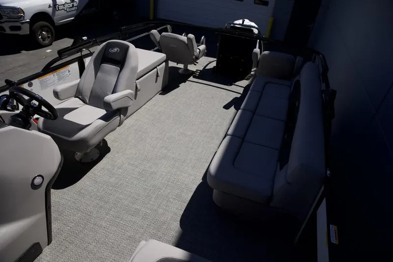 Slide: The Image of Barletta Boats ARIA A24CC 2025 - 9