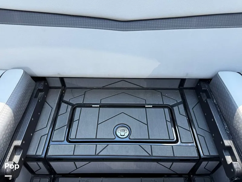 Slide: The Image of Supreme S220 2023 - 15816414