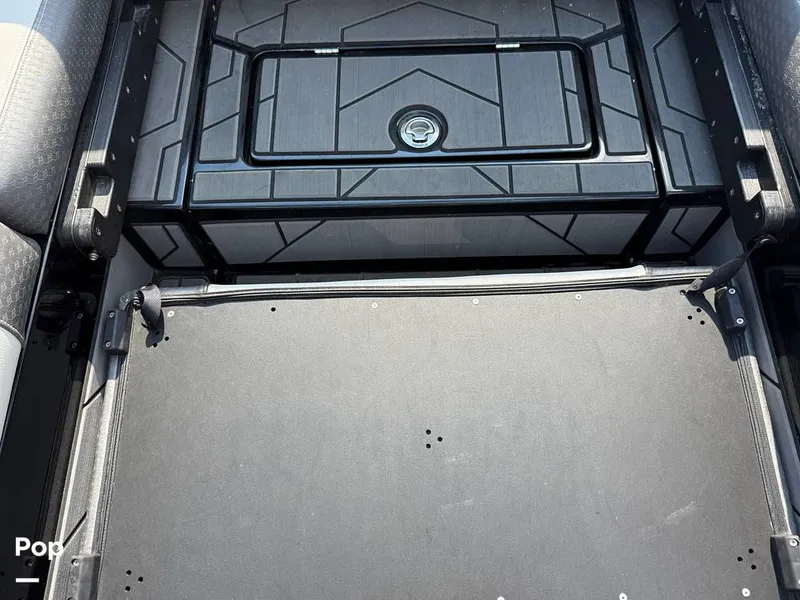 Slide: The Image of Supreme S220 2023 - 15816415