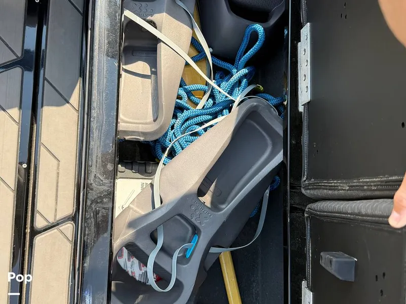 Slide: The Image of Supreme S220 2023 - 15816416