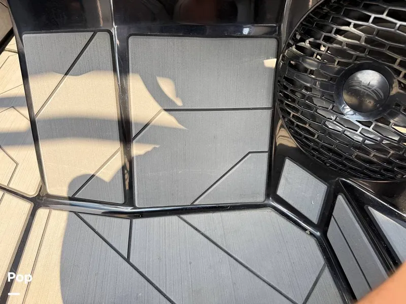 Slide: The Image of Supreme S220 2023 - 15816420