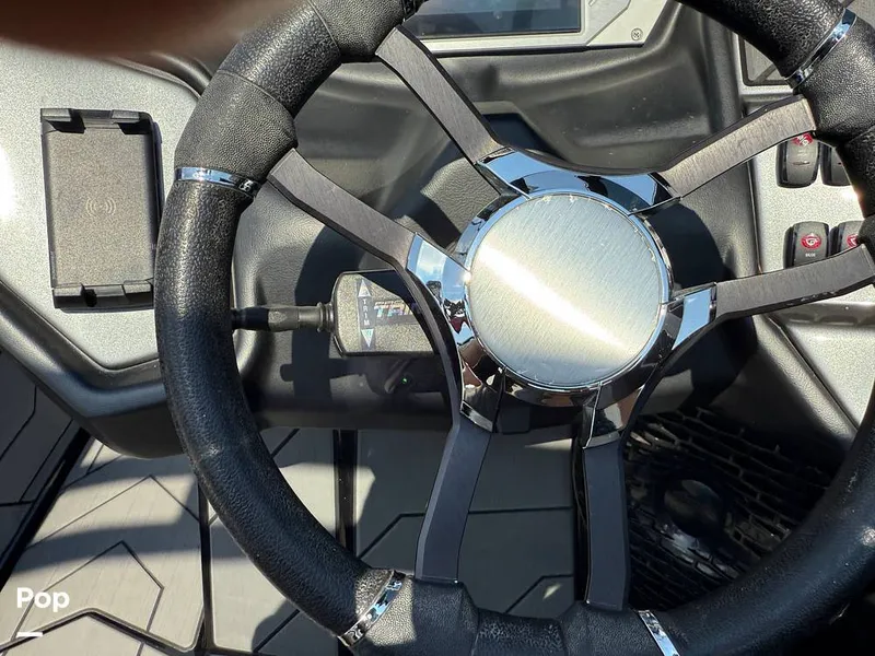 Slide: The Image of Supreme S220 2023 - 15816421