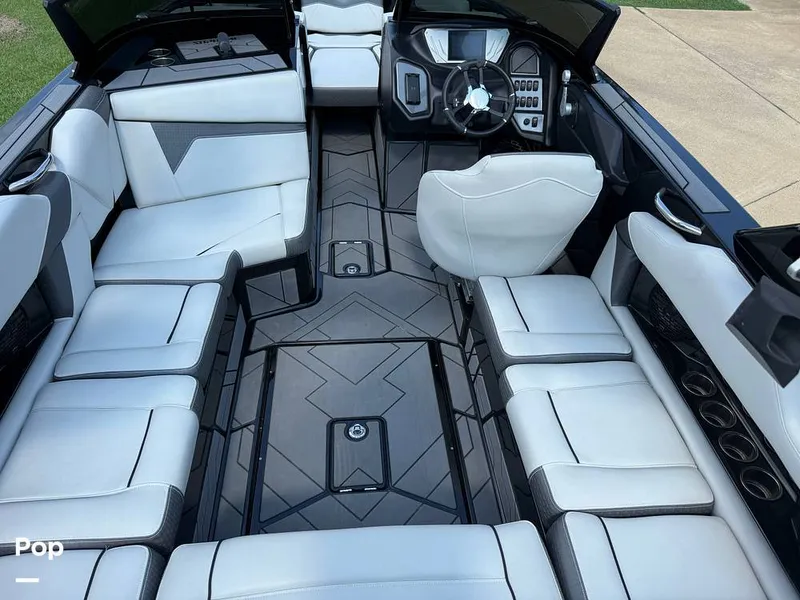 Slide: The Image of Supreme S220 2023 - 15816390