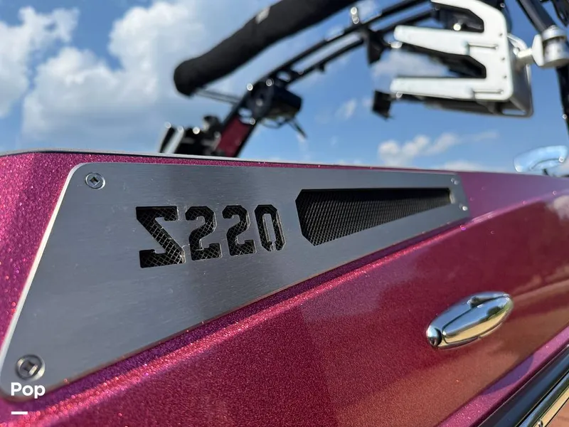 Slide: The Image of Supreme S220 2023 - 15816328