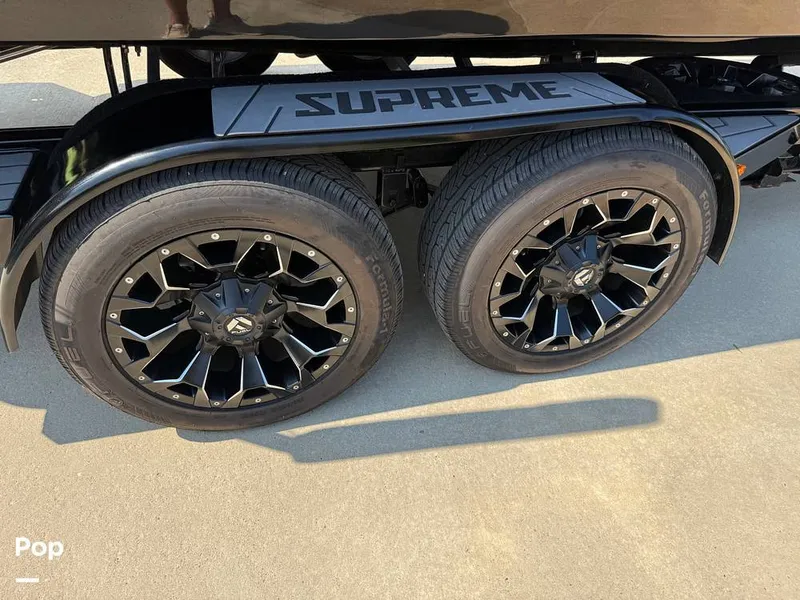 Slide: The Image of Supreme S220 2023 - 15816334