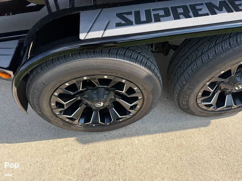 Slide: The Image of Supreme S220 2023 - 15816351