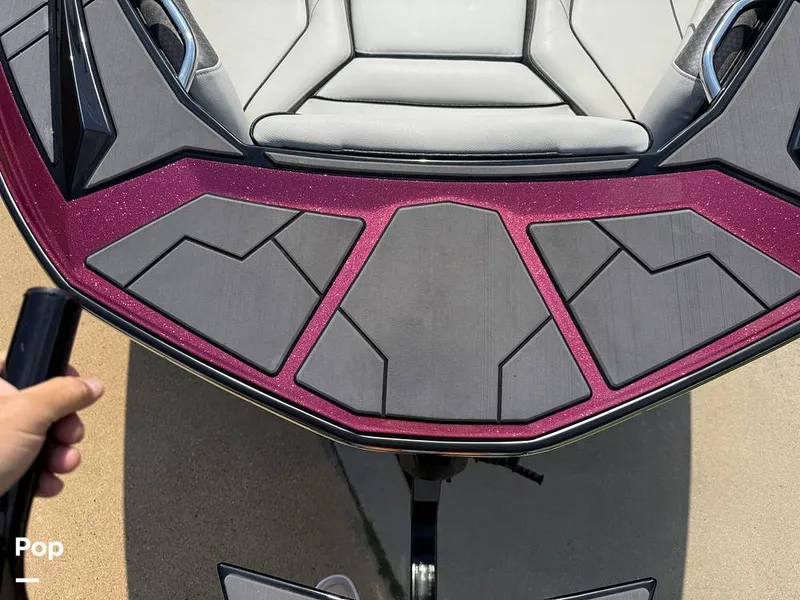 Slide: The Image of Supreme S220 2023 - 15816359