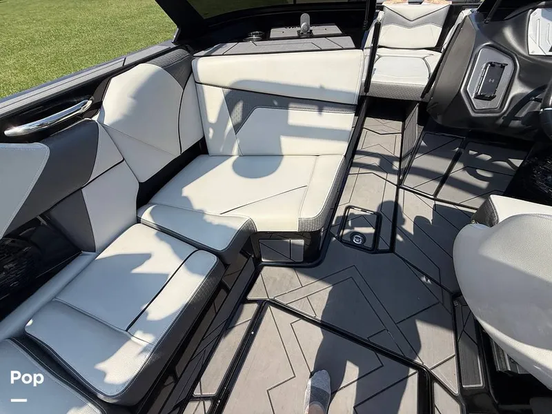 Slide: The Image of Supreme S220 2023 - 15816366