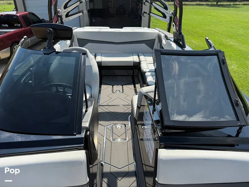 Slide: The Image of Supreme S220 2023 - 15816360