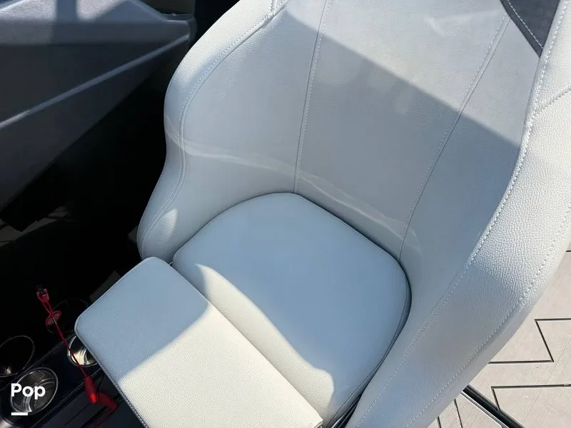 Slide: The Image of Supreme S220 2023 - 15816374