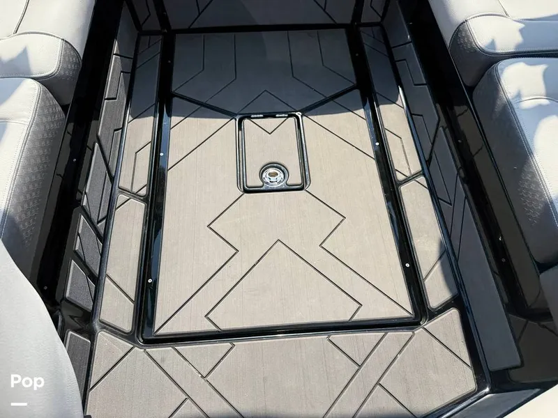 Slide: The Image of Supreme S220 2023 - 15816375