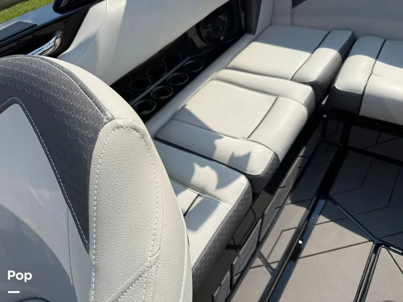 Slide: The Image of Supreme S220 2023 - 15816376