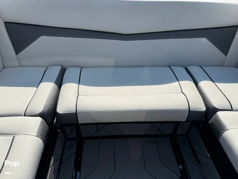 Slide: The Image of Supreme S220 2023 - 15816377