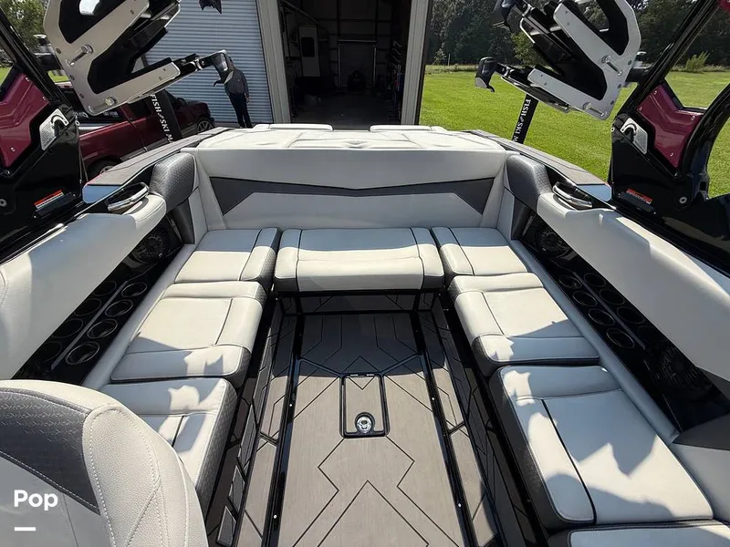 Slide: The Image of Supreme S220 2023 - 15816364